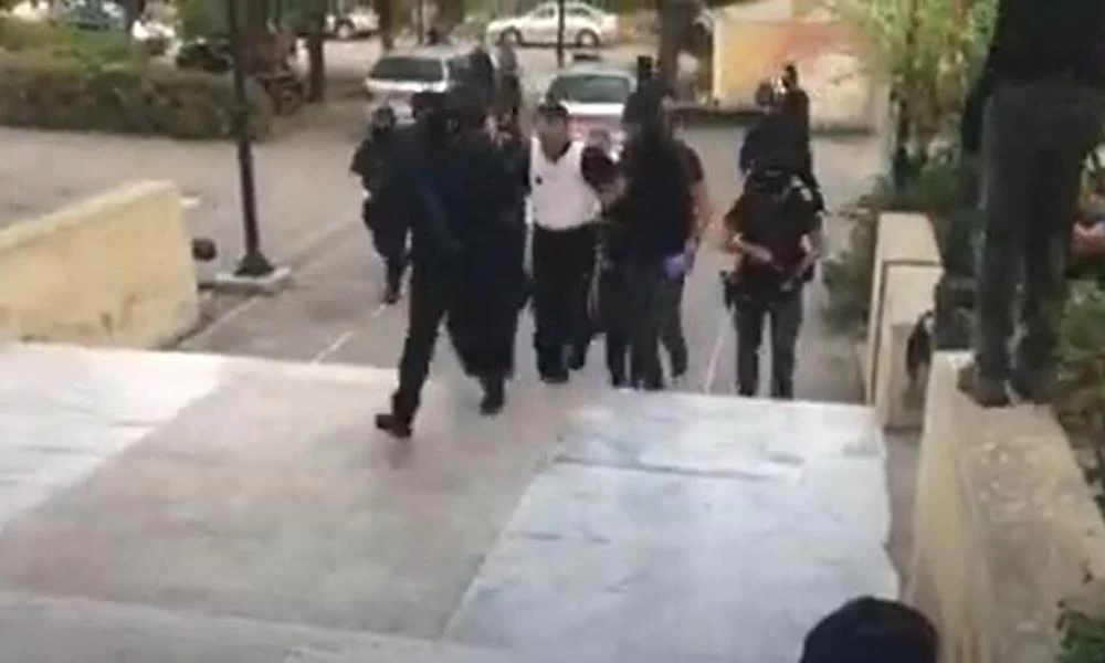 Γιάφκα στο Κουκάκι: Τον στόχο συλληφθέντων αναζητά η ΕΛ.ΑΣ. - Βίντεο